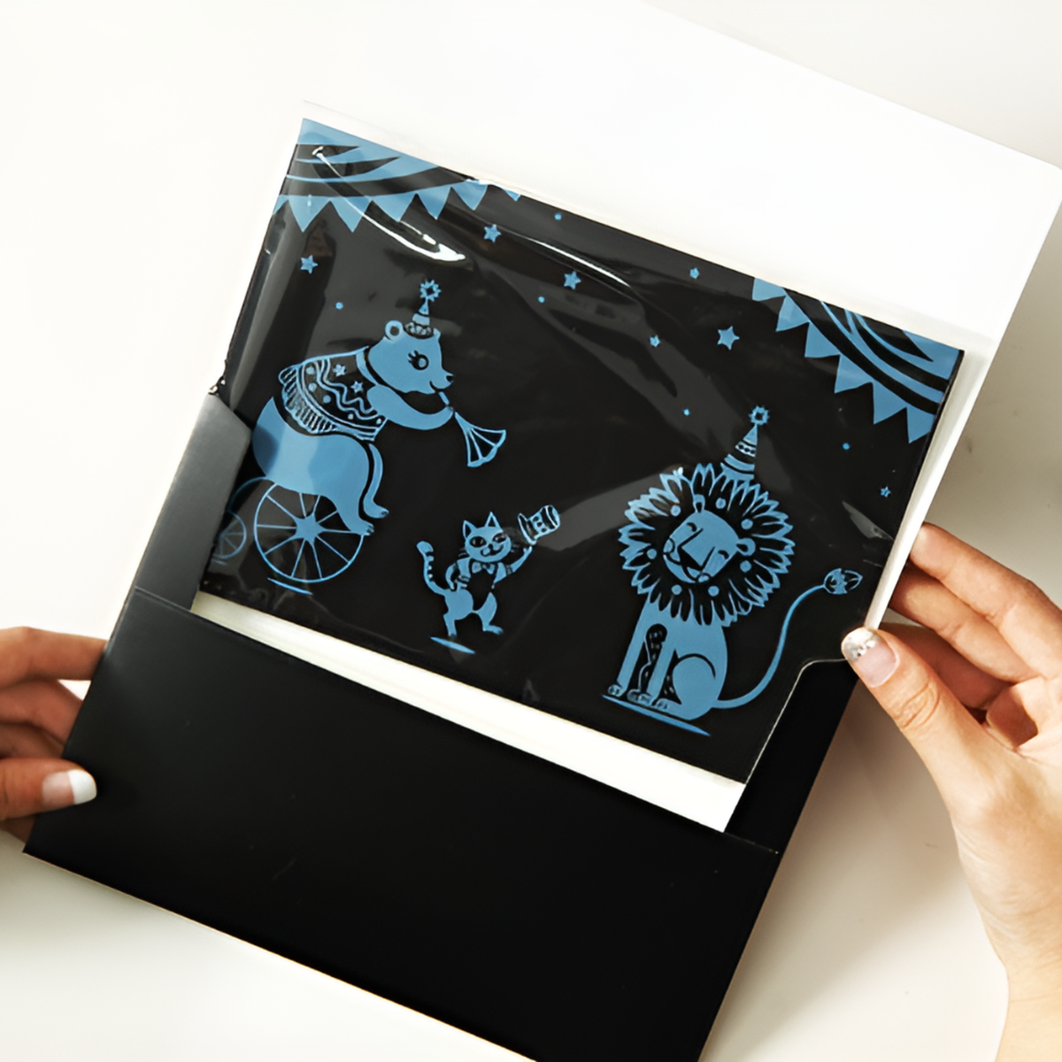 Kinder Kratzbild Set inkl. Kratzstift für spielerische Feinmotorik
